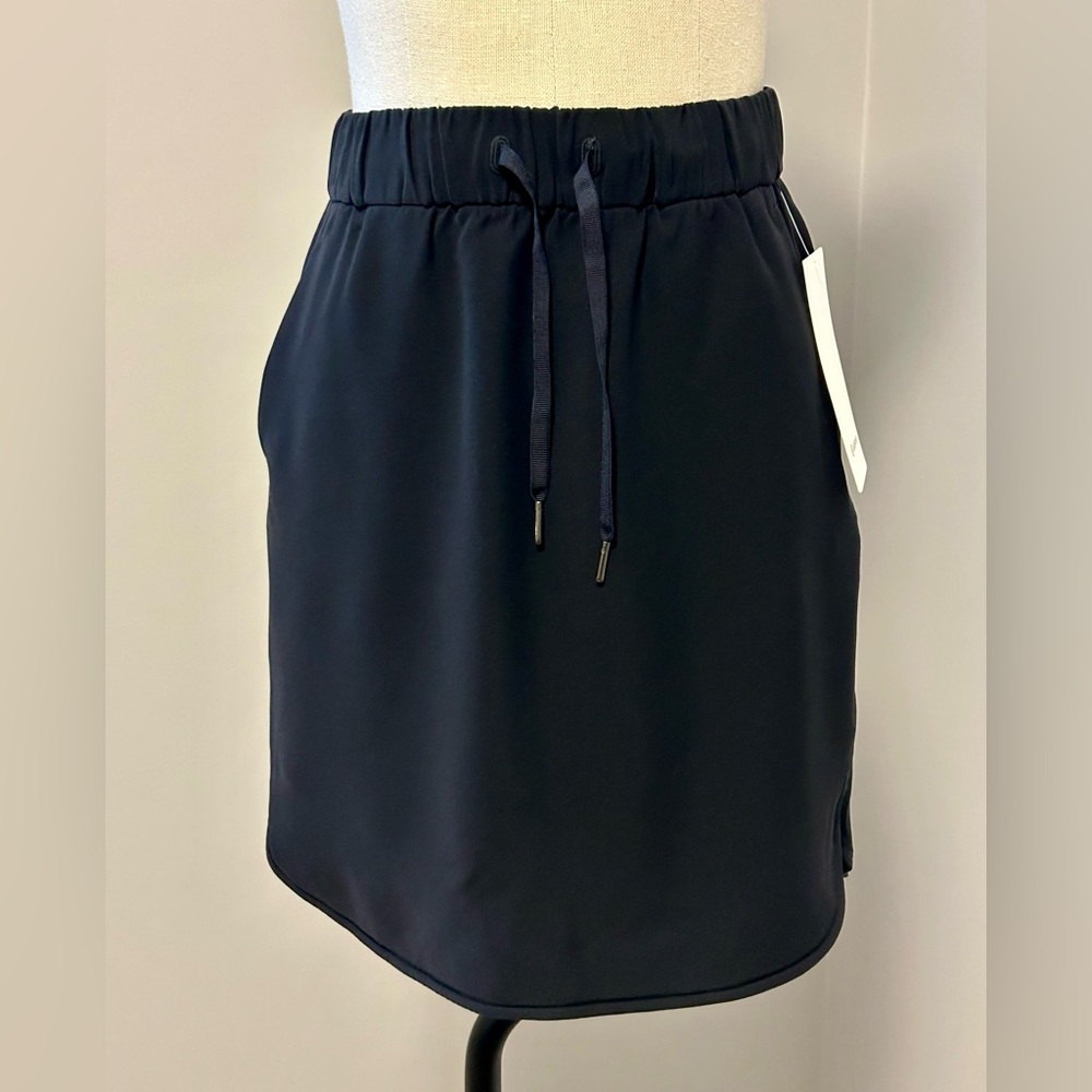 NWT Lululemon On the Fly Skirt Sz 4
